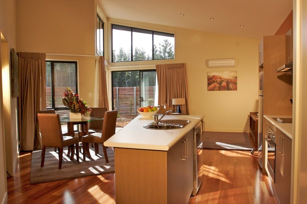 Club Wyndham Seven Mile Beach, Trademark Collection By Wyndham Cambridge Exterior photo